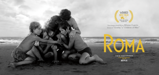 poster for the fim Roma featuring a photo of a group of children in Mexico