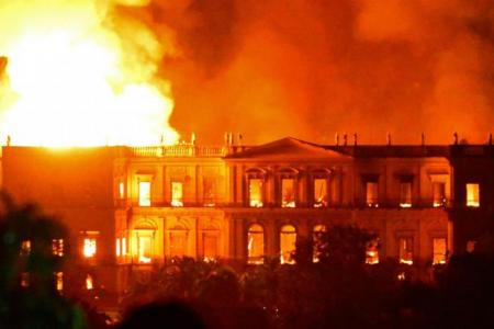 photo of National museum of Brazil on fire in 2018